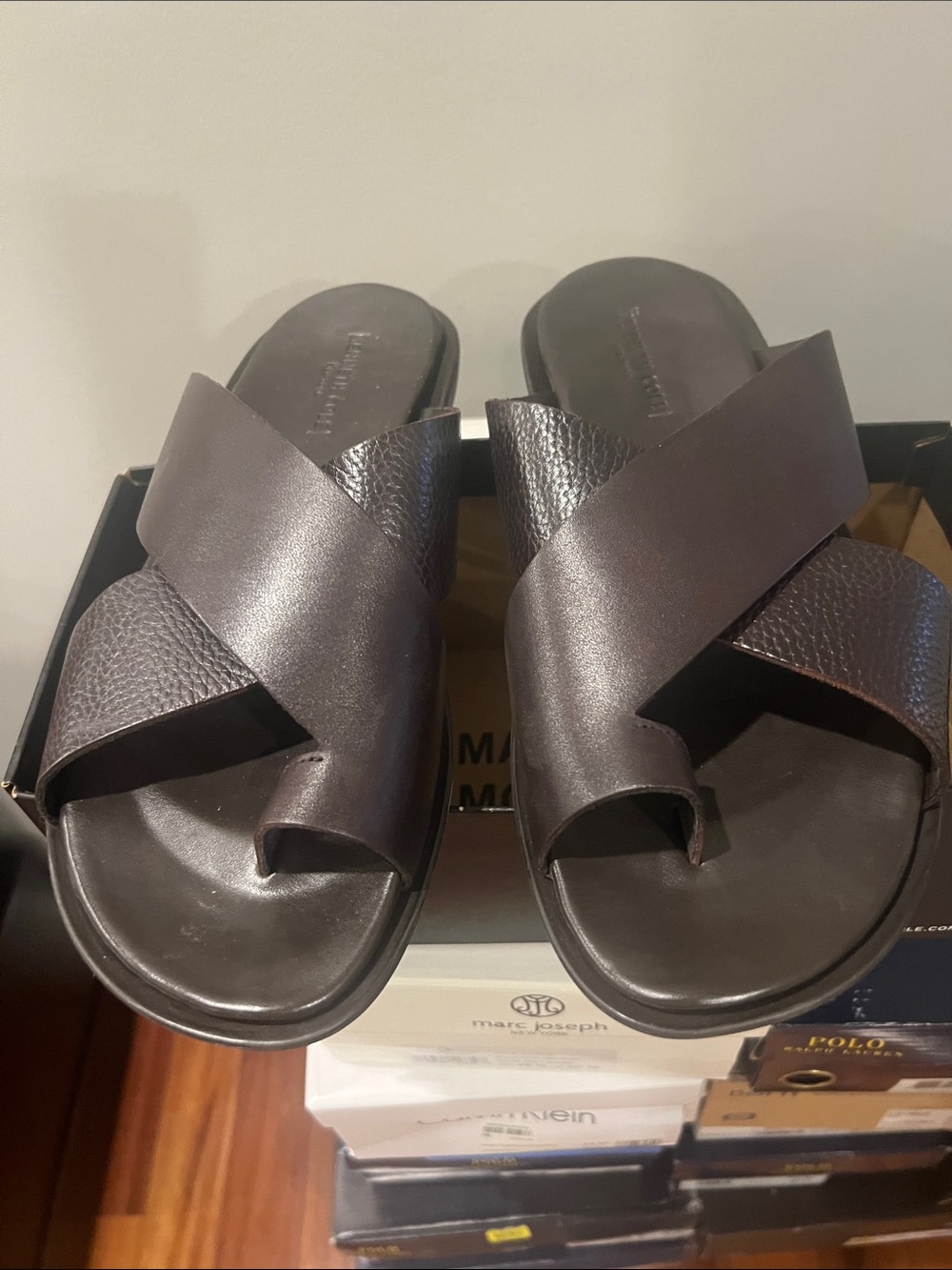 Leather Crisscross Slip-On Sandals in Dark Brown Kenneth Cole Size 12M